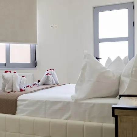 Christini Cozy Apartment Souda Exterior photo